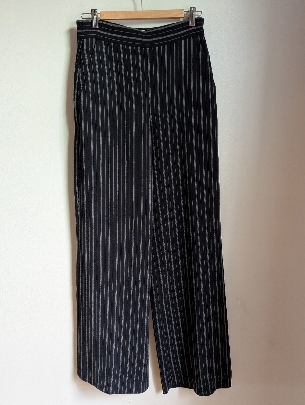 ARITZIA Wilfred Black Pinstripe Office Contemporary Wide-Leg Trousers Size 10